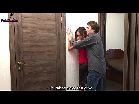 ❤️ Sexy Realtor sensually jerks his pussy and fucks while selling his apartment - Krempai ☑ جنس